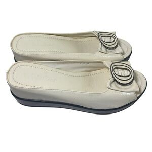 Helens Heart Cream Patent Wedge Sandals, Women’s Size 11, Bold Accent